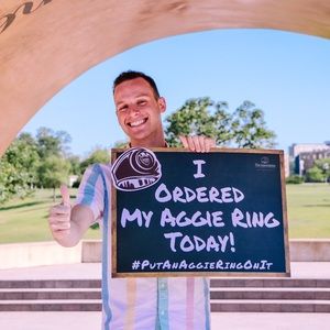 Meet your Posher, Cade